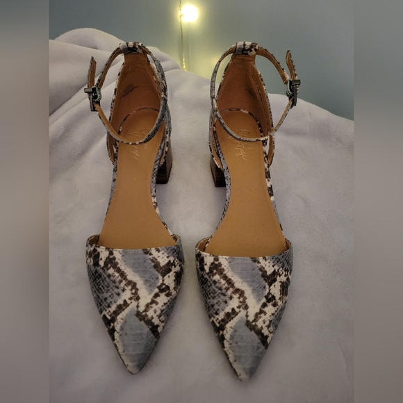 Crown Vintage Shoes Crown Vintage Block Heels Poshmark